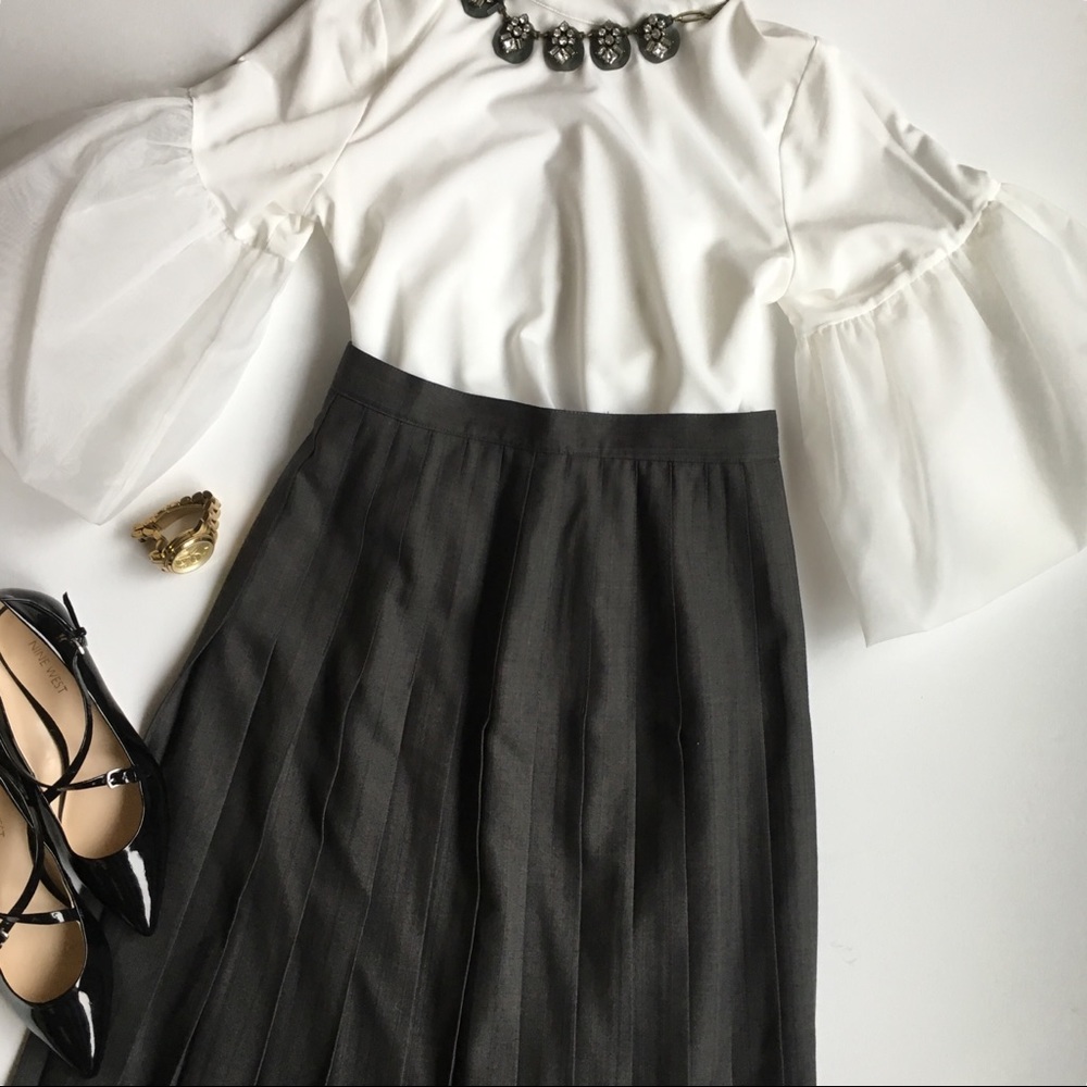 Vintage Austin Reed Pleated skirt size 6